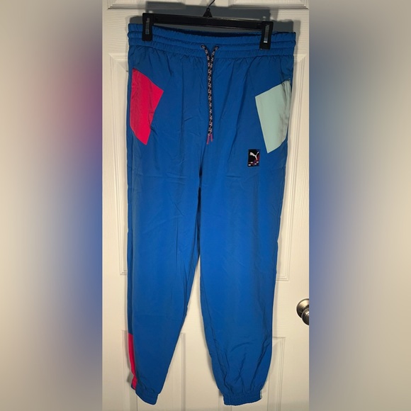 Puma Women’s International Winterized Track Pants Size Medium M NWT Multicolor - Picture 2 of 13